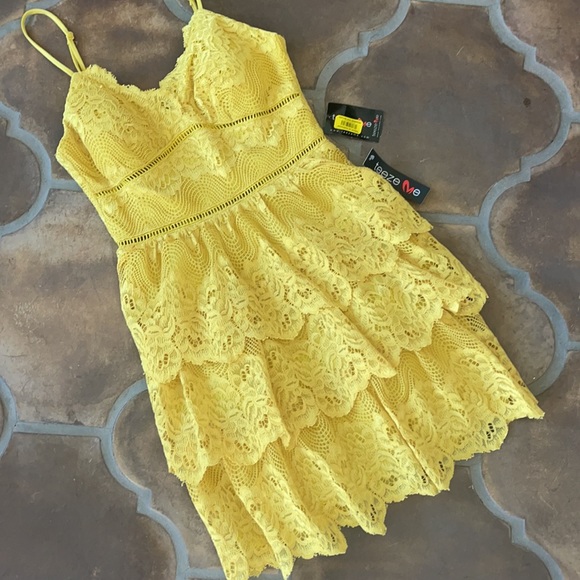 Lace Homecoming Dress - Picture 3 of 6